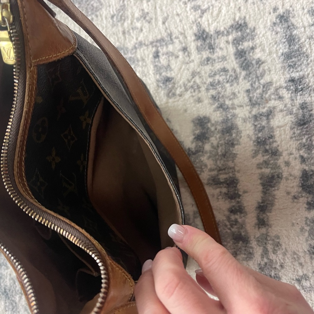 Louis Vuitton Odeon Monogram Large Crossbody Bag - image 5